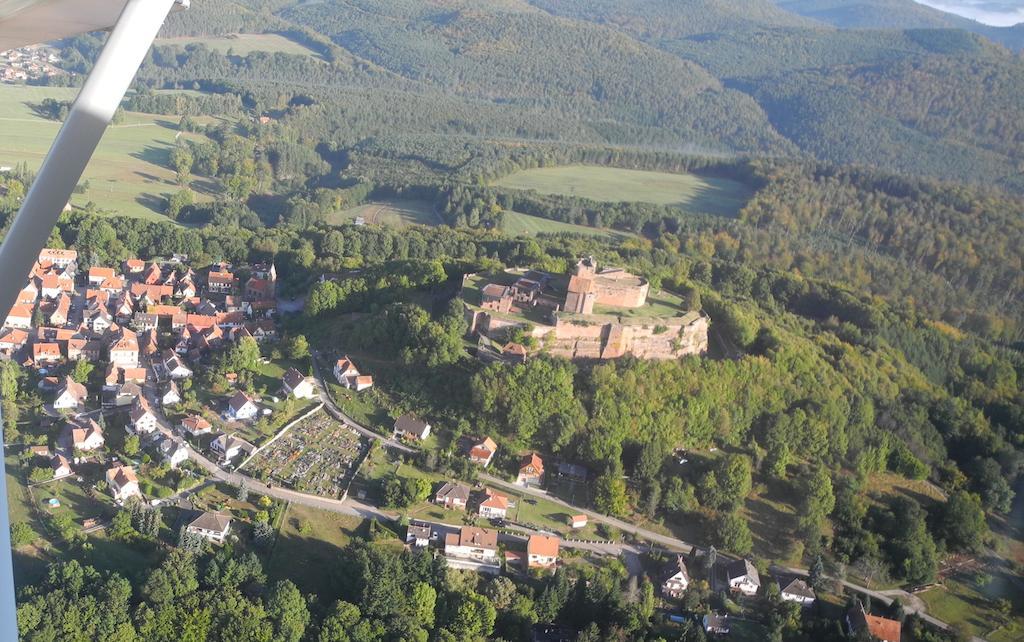 Au Pied Du Chateau Lichtenberg Camera foto